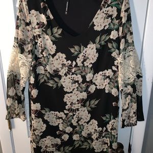 Floral bell sleeve dress